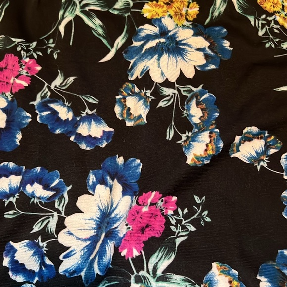 Eighty Six Iona Pencil Skirt - Picture 2 of 4